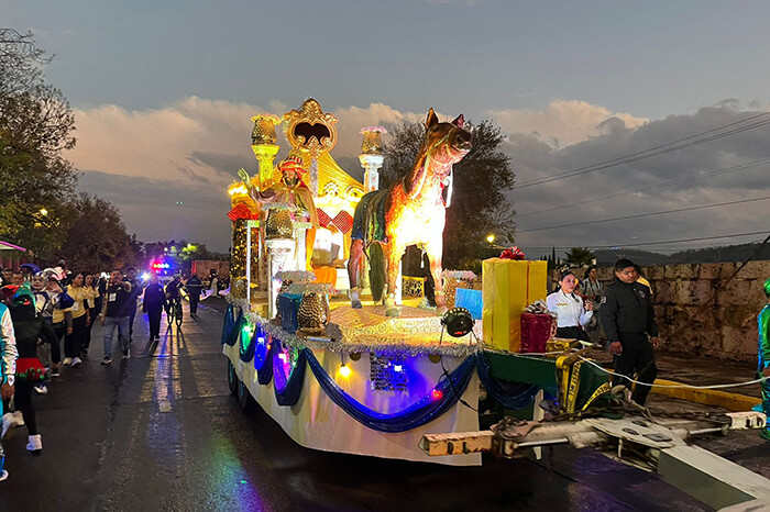 EN VIVO | Cabalgata de Reyes Magos: disfraces, motos y la alegría de miles de niños en Morelia