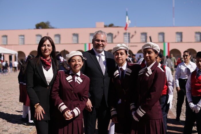 Encabeza Bedolla conmemoración del Día de la Bandera