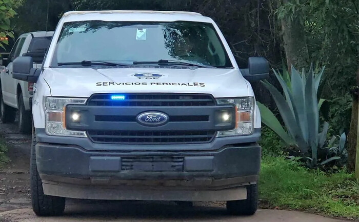 Encuentran a hombre sin vida en carretera de Apatzingán