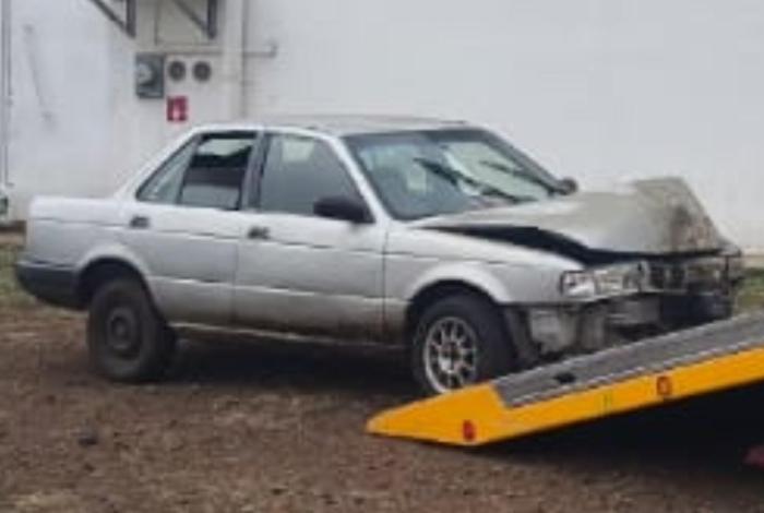 Encuentran auto robado ya desvalijado en Lagunillas
