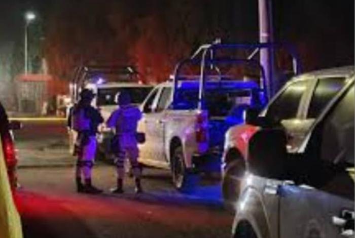 Encuentran cuerpo con huellas de violencia, en camioneta abandonada en Uruapan