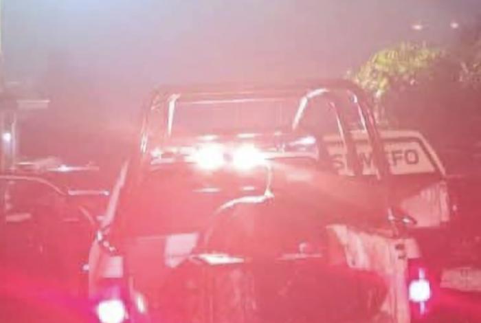 Encuentran cuerpo encobijado y atado, en Uruapan