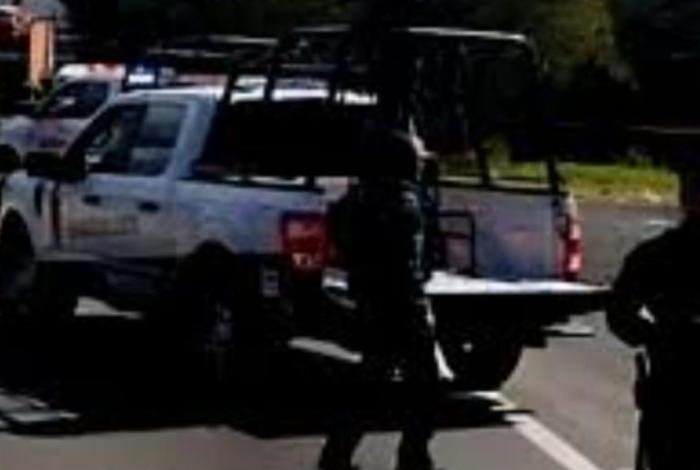Encuentran dos cu3rpos en carretera de Zinapécuaro