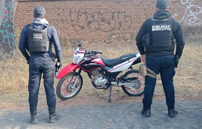 Encuentran motocicleta abandonada en Pátzcuaro