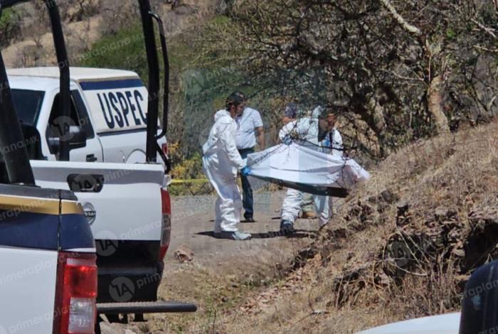 Encuentran un cu3rpo en la Morelia-Salamanca