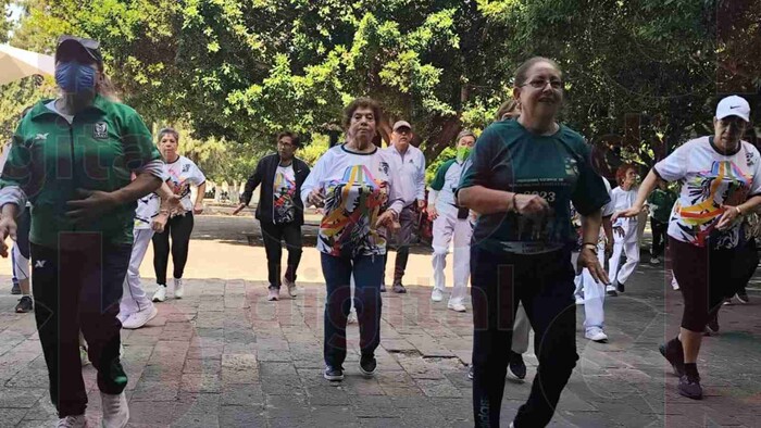 Energía, alegría y movilidad en adultos mayores por Día Mundial de la Salud