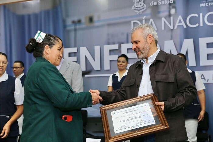 Enfermería, profesión humanista entregada al cuidado de la salud: Bedolla