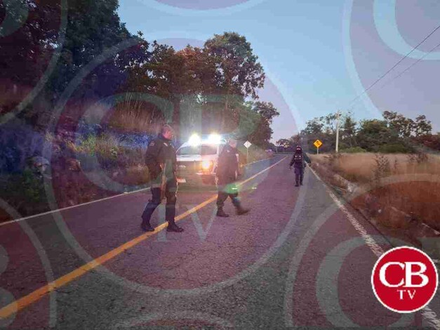 Enfrentamiento y quema de vehículos en Zinapécuaro