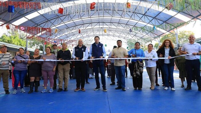 Entrega Alfonso Martínez techumbres en escuelas de Santa María