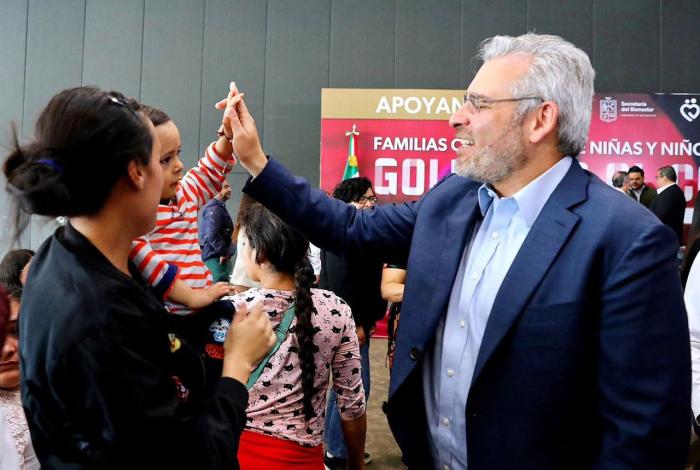 Entrega Bedolla apoyos a 382 familias de niñas y niños con cáncer; garantiza continuidad a tratamientos