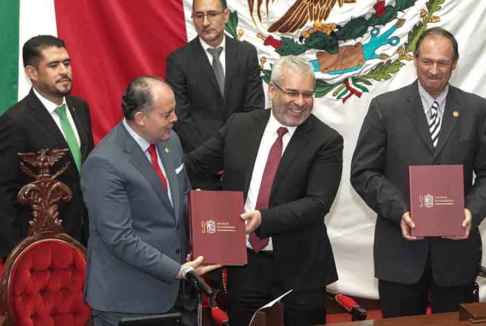 Entrega Bedolla quinto informe ante Congreso del Estado
