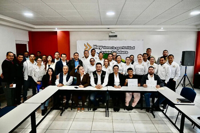 Entrega Cecytem nombramientos y da certeza laboral a docentes