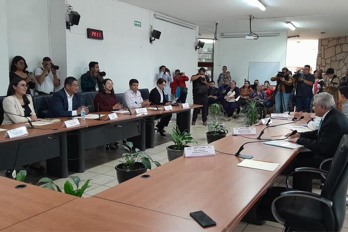 Entrega Congreso de Michoacán a IEM listas con nombres de los candidatos al Poder Judicial local