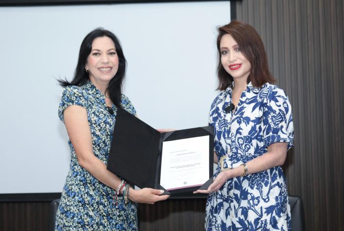 Entrega Iemsysem nombramiento a primera rectora de la Ucemich