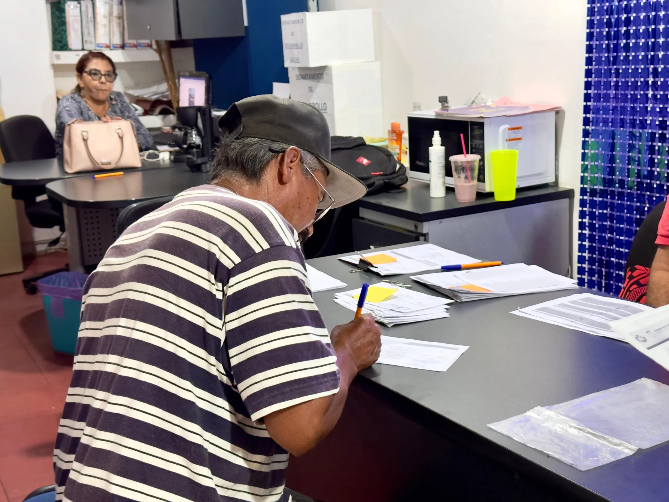 Entregan Apoyos Económicos a Mujeres con Cáncer y a Familias Cuidadoras de Menores en Tratamiento Oncológico