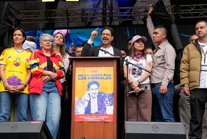 Equipo de izquierdista Iván Cepeda no reconoce derrota en elección presidencial en Colombia