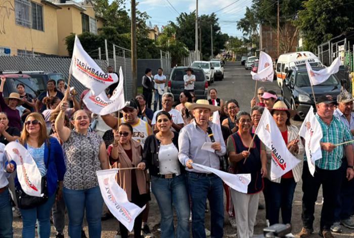 Eric Gaona pone en marcha la rehabilitación más calles en Galaxia Tarímbaro