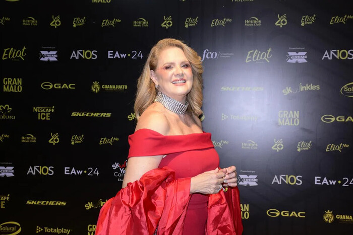 Erika Buenfil ofrece consejos a Aracely Arámbula sobre la prensa y sus hijos