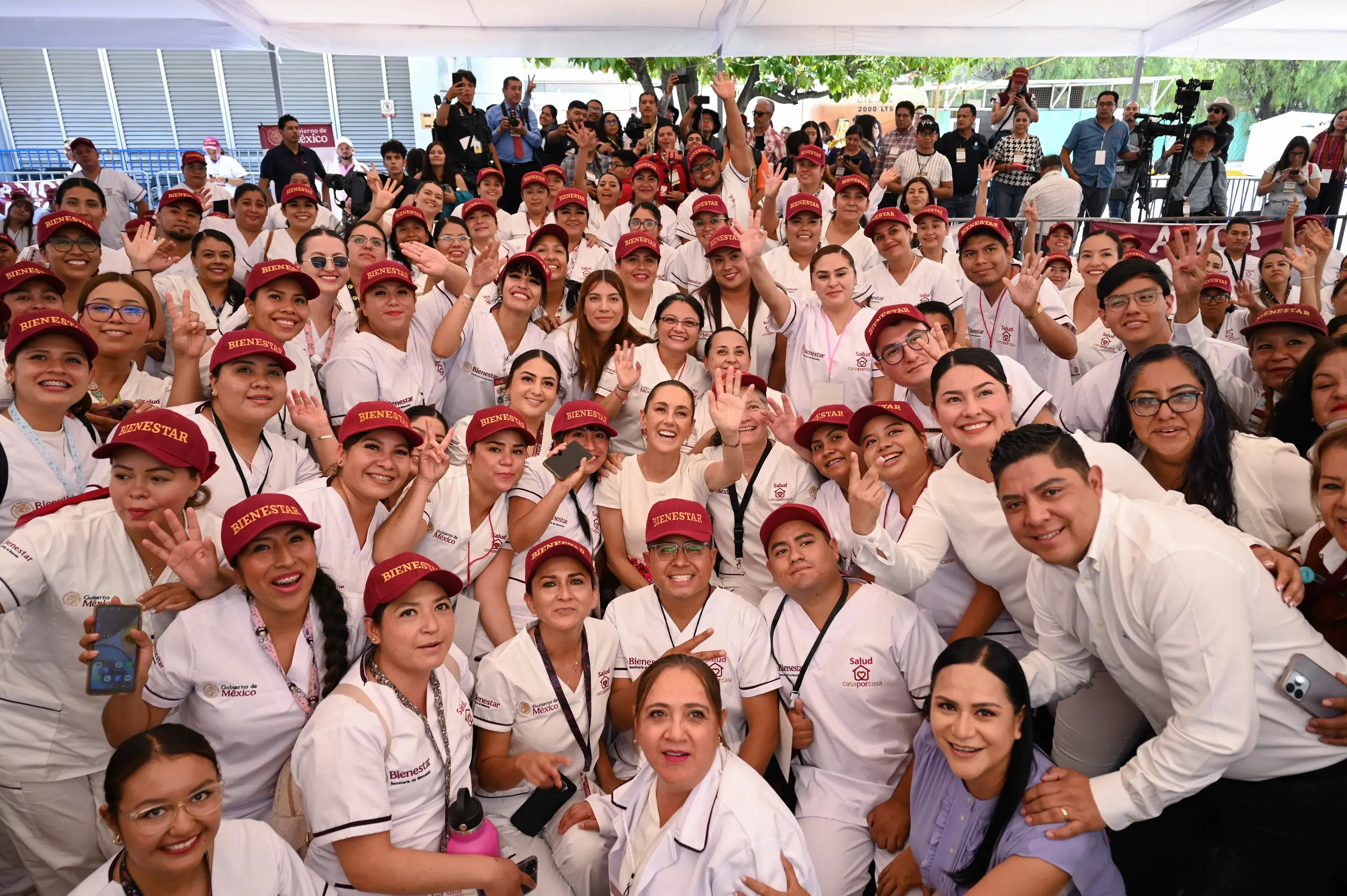 “ES EL PROGRAMA MÁS AMBICIOSO DE TODO EL MUNDO DE ATENCIÓN Y PREVENCIÓN A LA SALUD”: PRESIDENTA CLAUDIA SHEINBAUM ENCABEZA ASAMBLEA DE SALUD CASA POR CASA EN SAN LUIS POTOSÍ