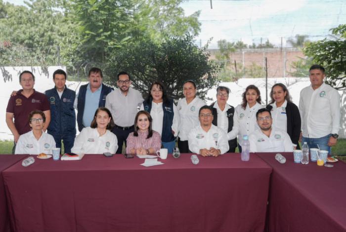 “Es tiempo de transformar el sector salud junto a sus trabajadores”: Gladyz Butanda recibe respaldo del SNTYPS