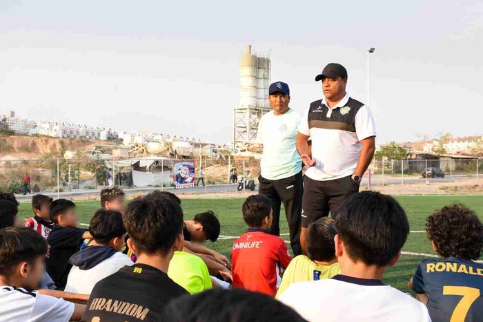 Escuelas de Fútbol “Estrellas del Mañana” reciben visita de visor profesional