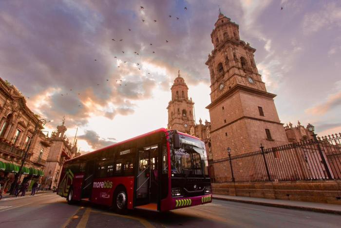 Estaciones del Morebús tendrán videovigilancia enlazada al C5: Bedolla
