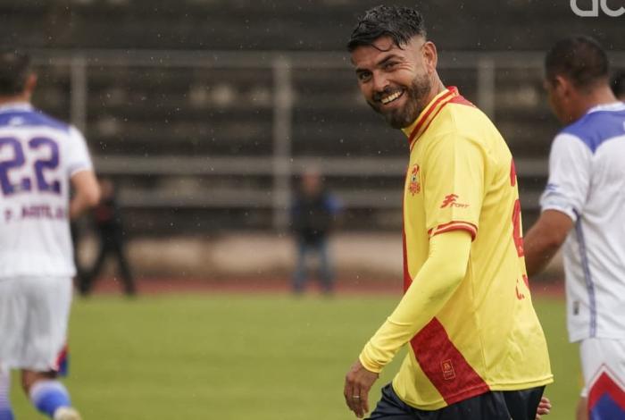 Estrellas de Monarcas derrotaron a Estrellas del América