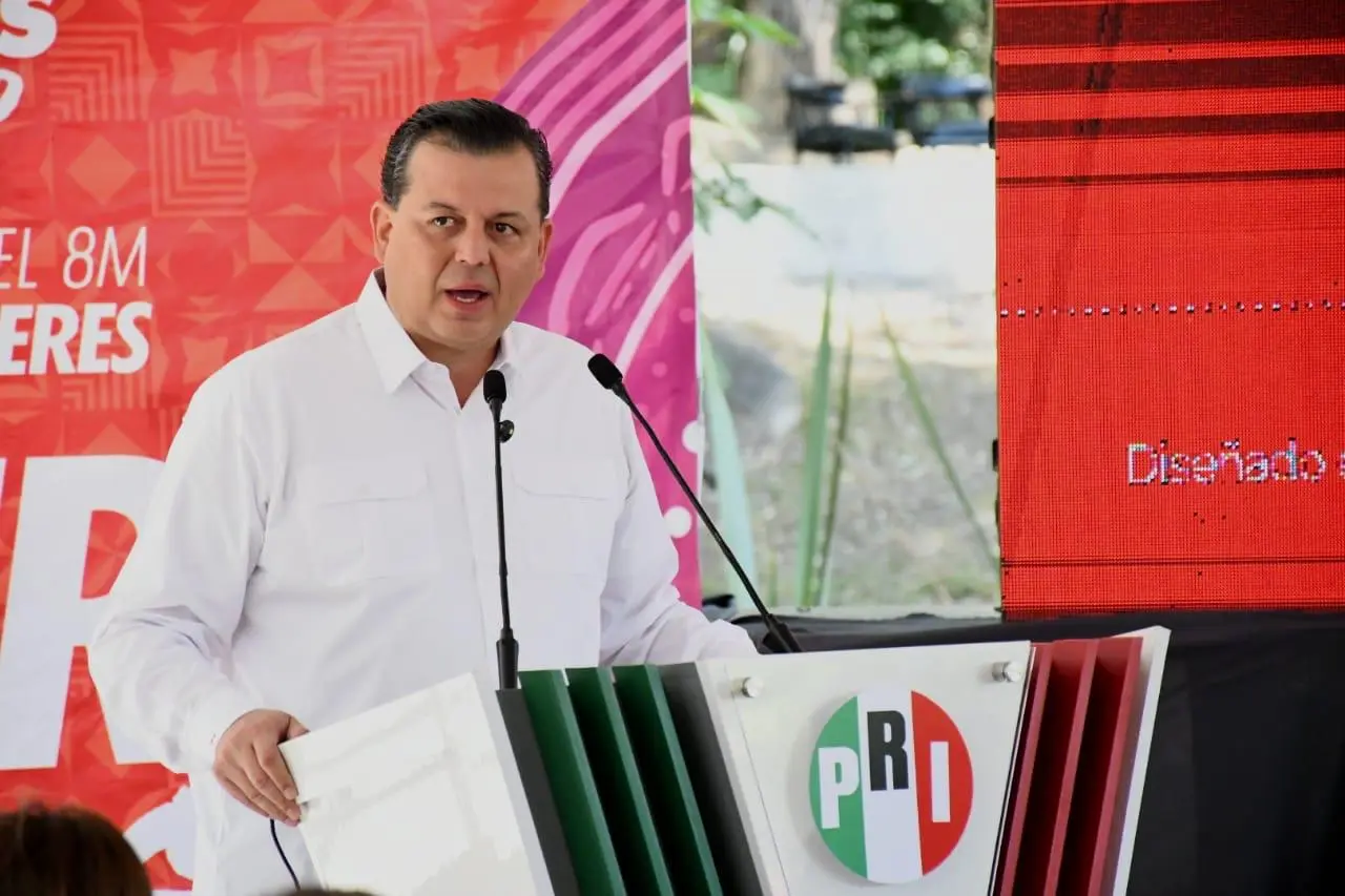 Estudiantes de Contepec, en su mayoría mujeres,  son víctimas de un gobierno indolente: Memo Valencia