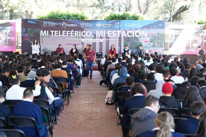 Estudiantes del Conalep Morelia II, entre los beneficiados con el teleférico