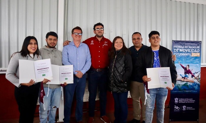 Estudiantes del Tec de Pátzcuaro ganan oro en concurso de ciencia