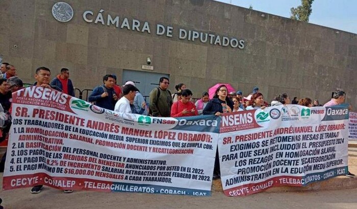 Estudiantes y trabajadores bloquean accesos a San Lázaro para impedir aprobación de la reforma judicial