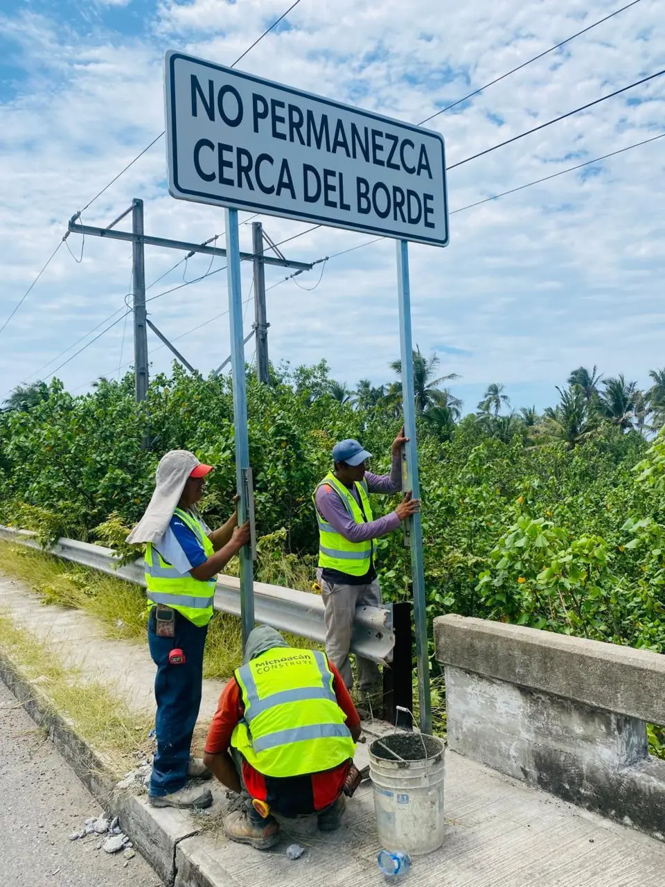 Exhortan a No Retirar Letreros de Advertencia en Barra de Santana