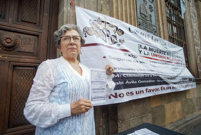 Exigen justicia por adeudos a trabajadores fallecidos de la UMSNH