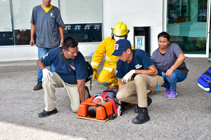 Exitosa participación ciudadana en Simulacro Nacional de Sismo 2024 en Lázaro Cárdenas