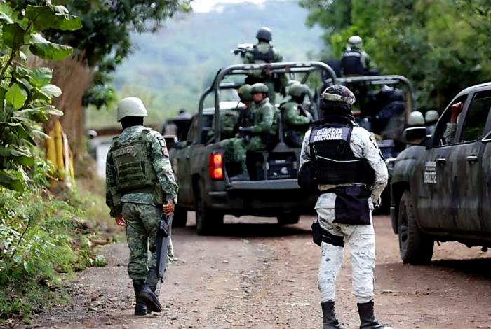 Explosión de mina en Apatzingán deja dos cortadores de limón heridos