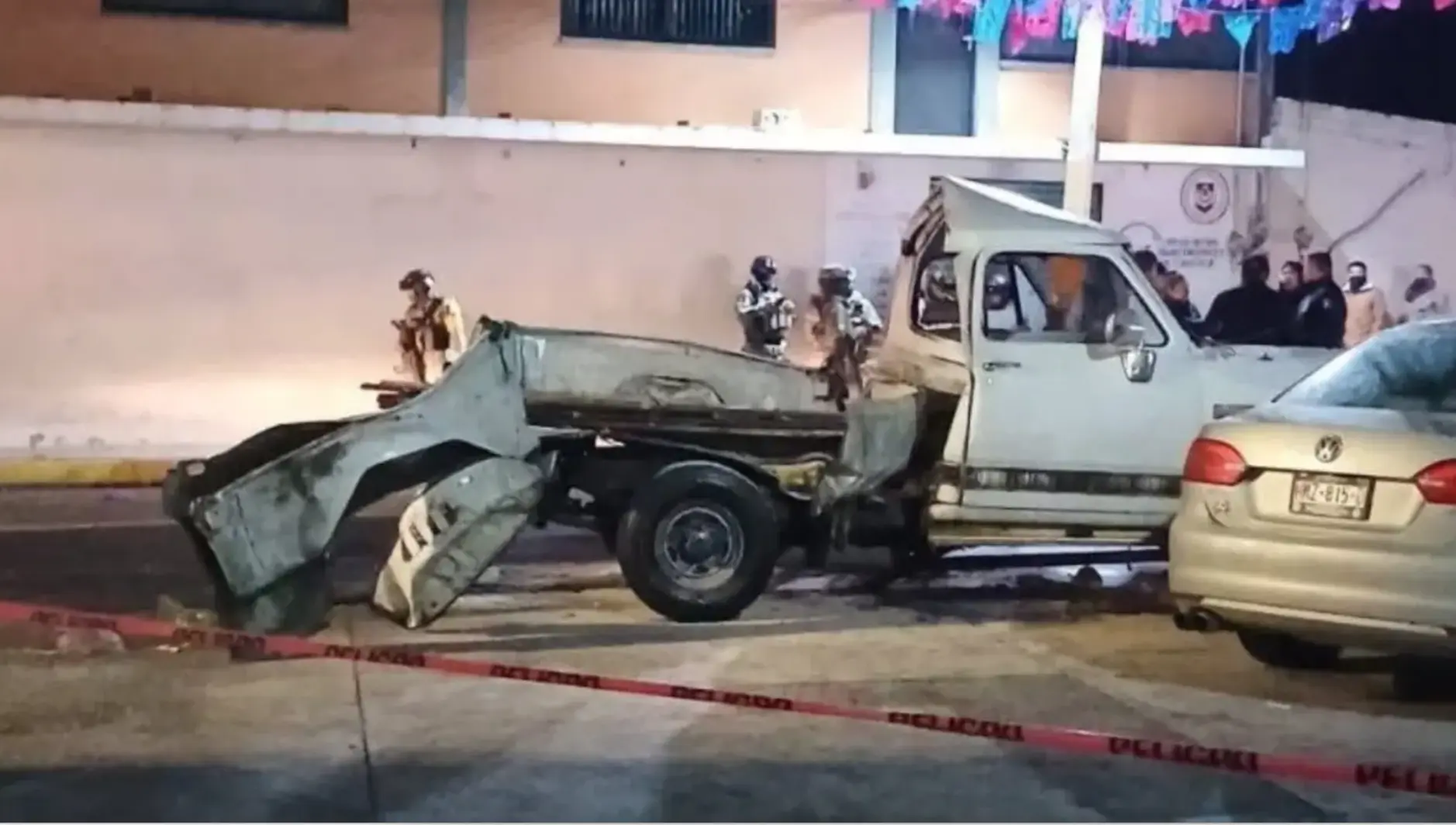 Explosión de pirotecnia durante procesión deja dos heridos en Yehualtepec, Puebla