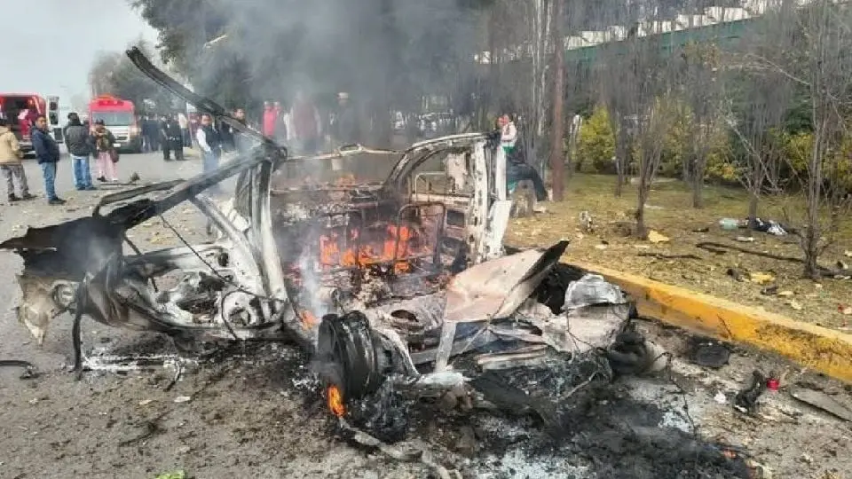 Explosión en la México-Toluca de un taxi que transportaba pirotecnia