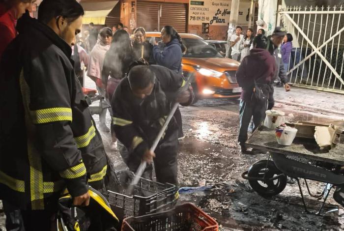 Explota carretilla con fuegos pirotécnicos en Zitácuaro