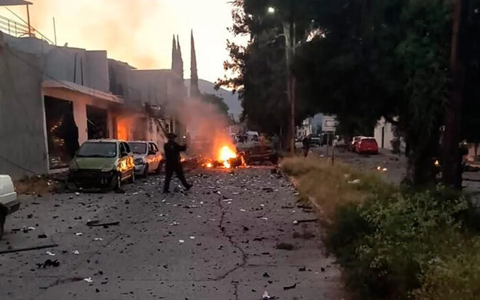 Explota coche bomba frente a la Secretaría de Seguridad, en Acámbaro