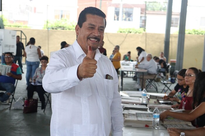 Extraordinaria participación de la gente, salgan a votar: Roberto Carlos López