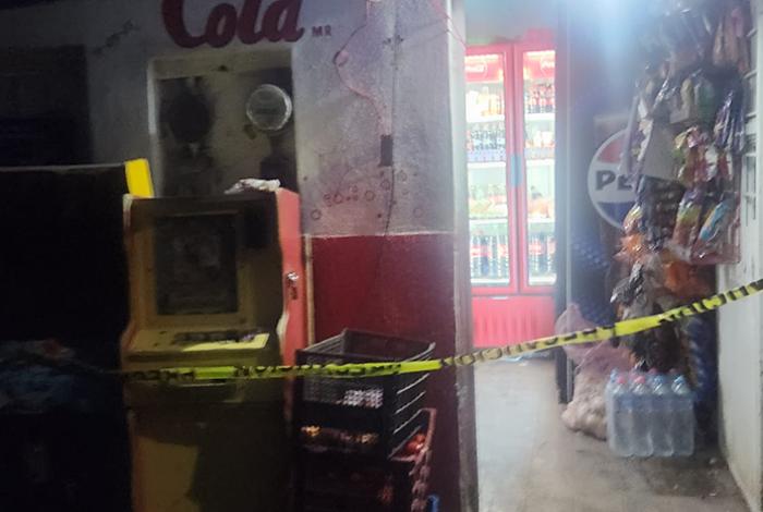 Familia es atacada a balazos en su tienda de abarrotes; hay dos muertos y una lesionada, en Zamora