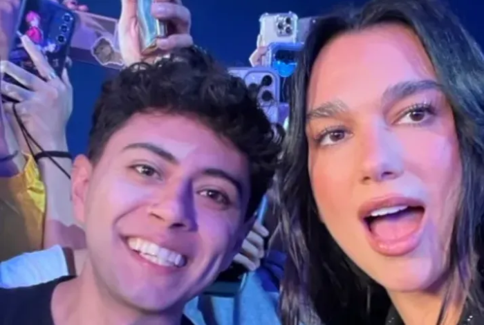 Fan se tatúa corazón dibujado por Dua Lipa en México