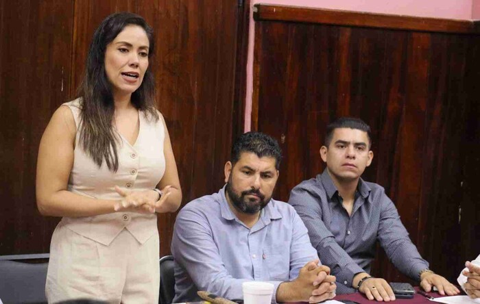 Fanny Arreola instala comité municipal de salud 2024/2027