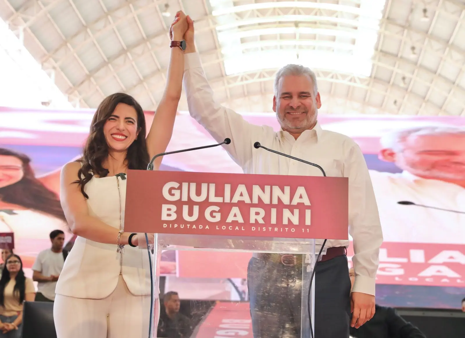 Felicita Bedolla a Giulianna Bugarini por su primer informe legislativo