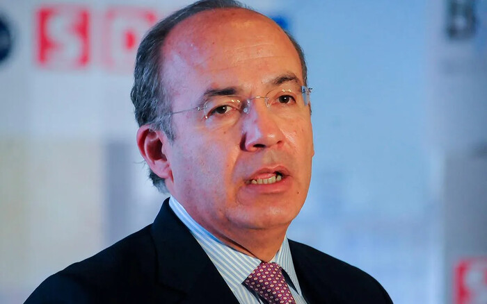 Felipe Calderón critica el aumento en el precio del dólar