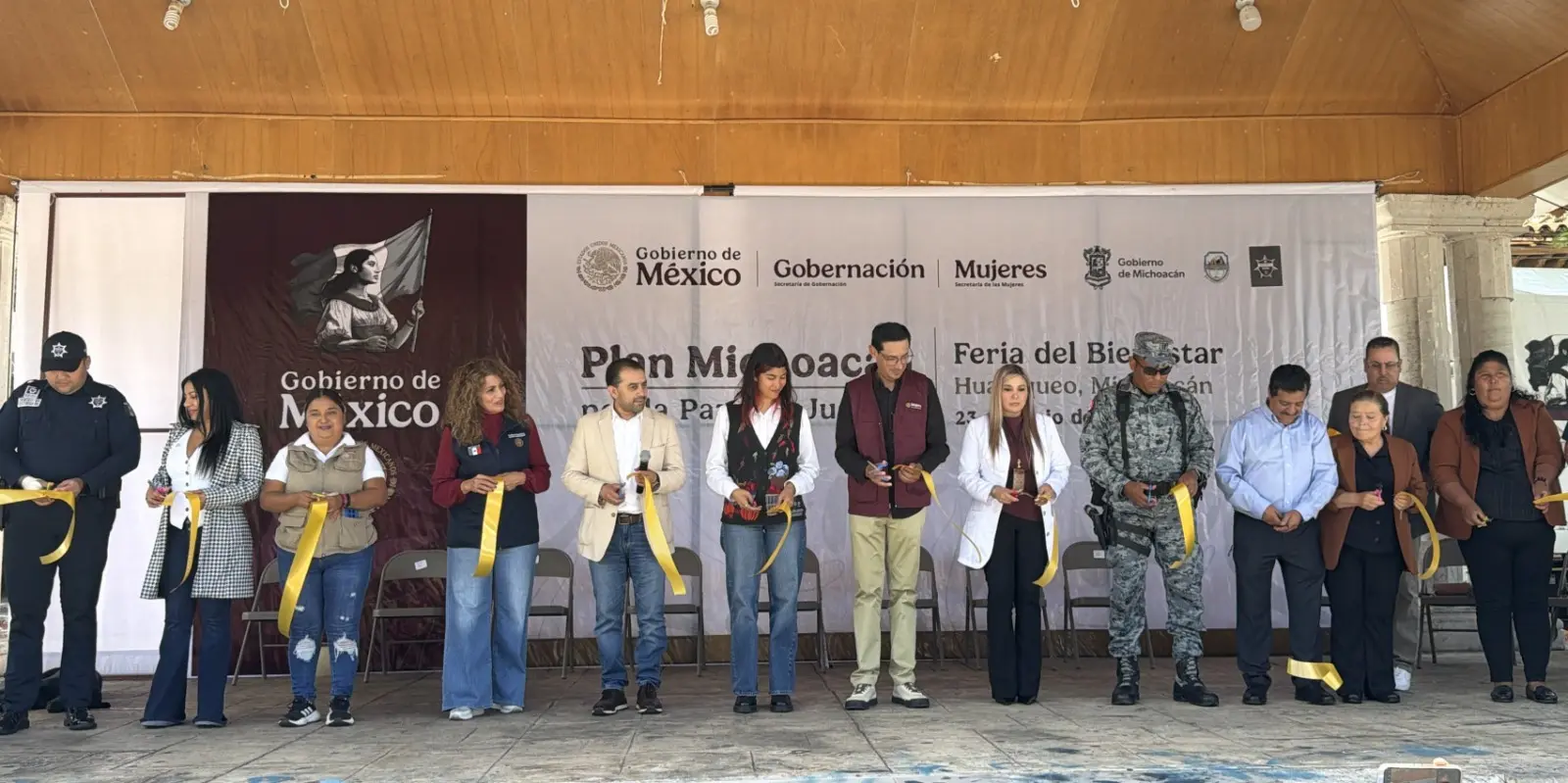 Feria del Bienestar acerca servicios y programas a las familias de Huaniqueo