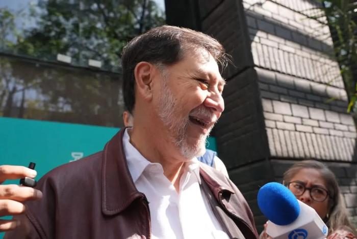 Fernández Noroña cuestiona carta de López Beltrán sobre viaje a Japón