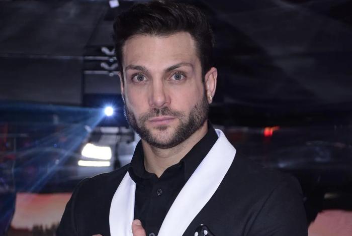 Fernando Colunga aclara rumores con humor y firmeza