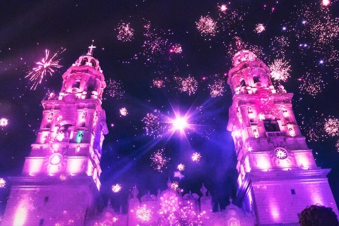 Festeja el Día del Padre con el espectacular encendido de la Catedral