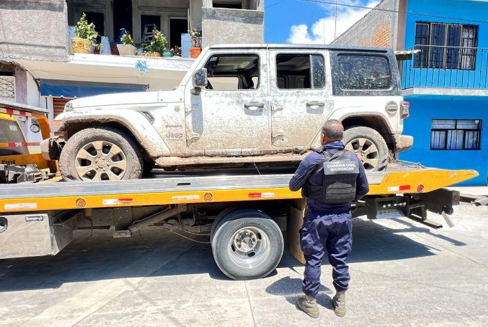 FGE catea inmueble baleado en Queréndaro; asegura vehículos y animales exóticos